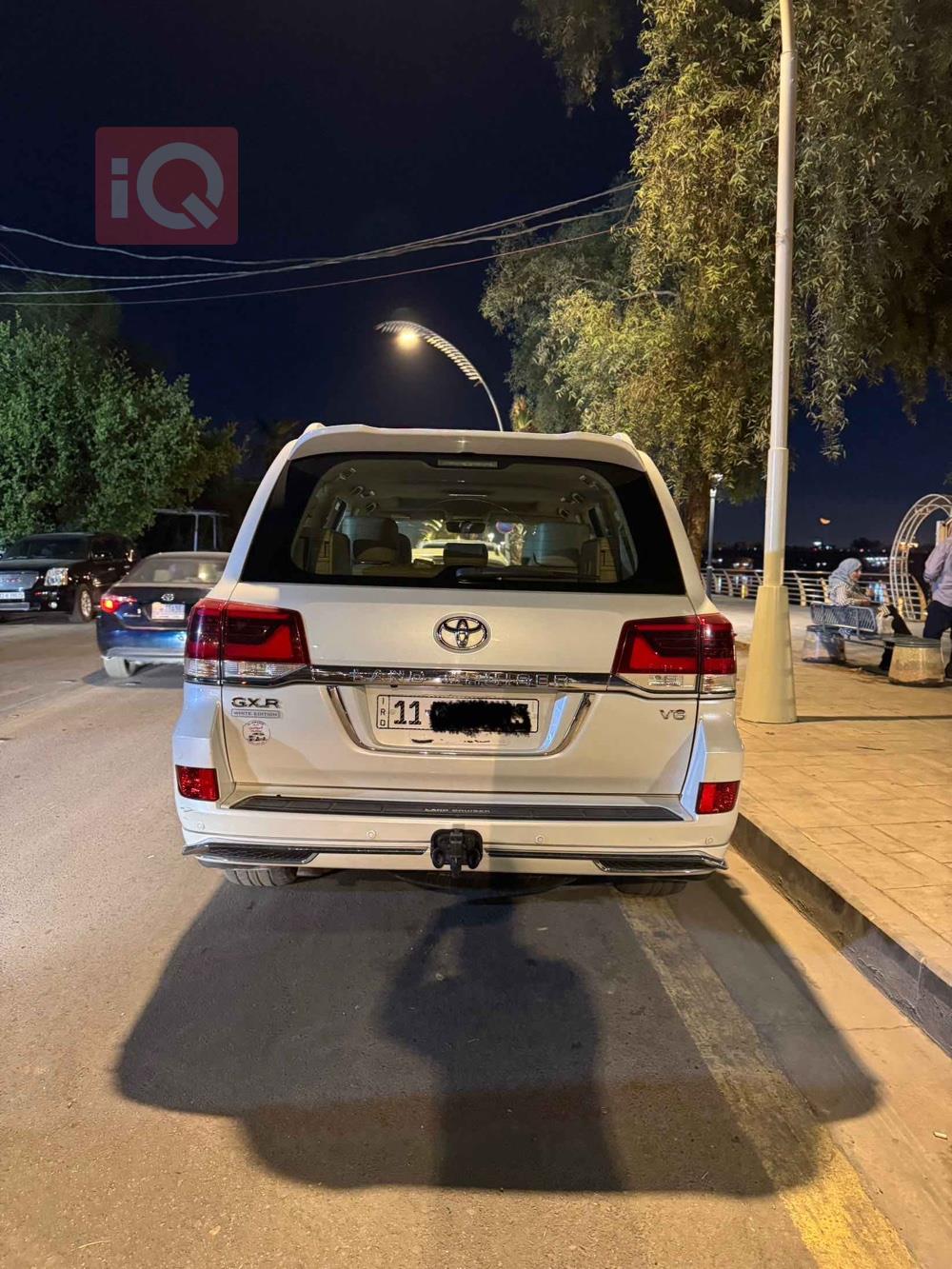 تۆیۆتا لاند کروزەر